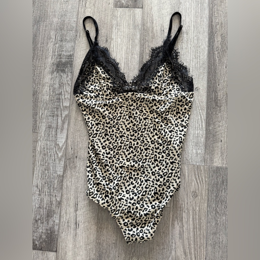POL Leopard Print Bodysuit with Black Lace New Size small